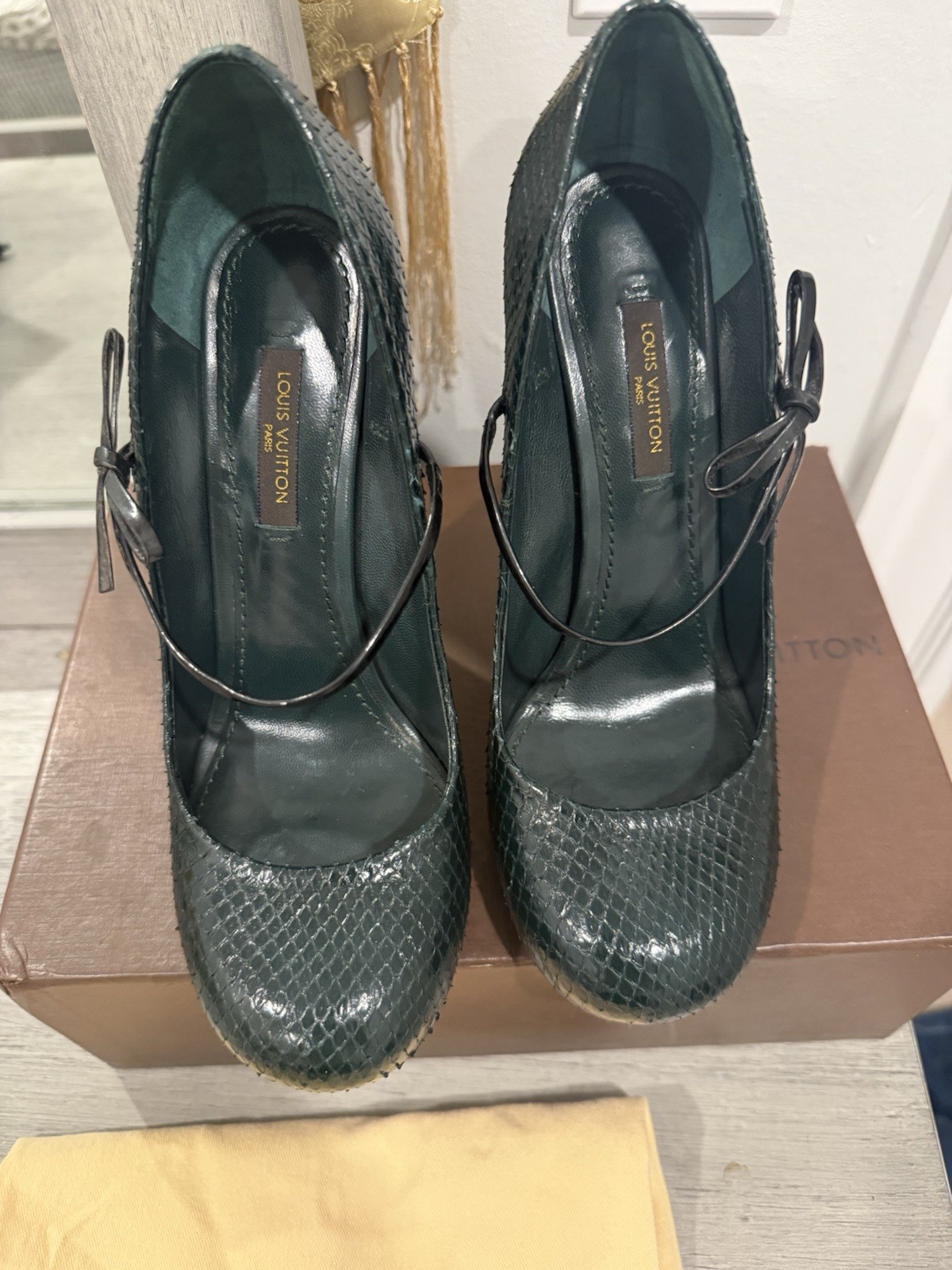 Louis Vuitton Fall 2011 Green Python Fetish Pumps - image 6