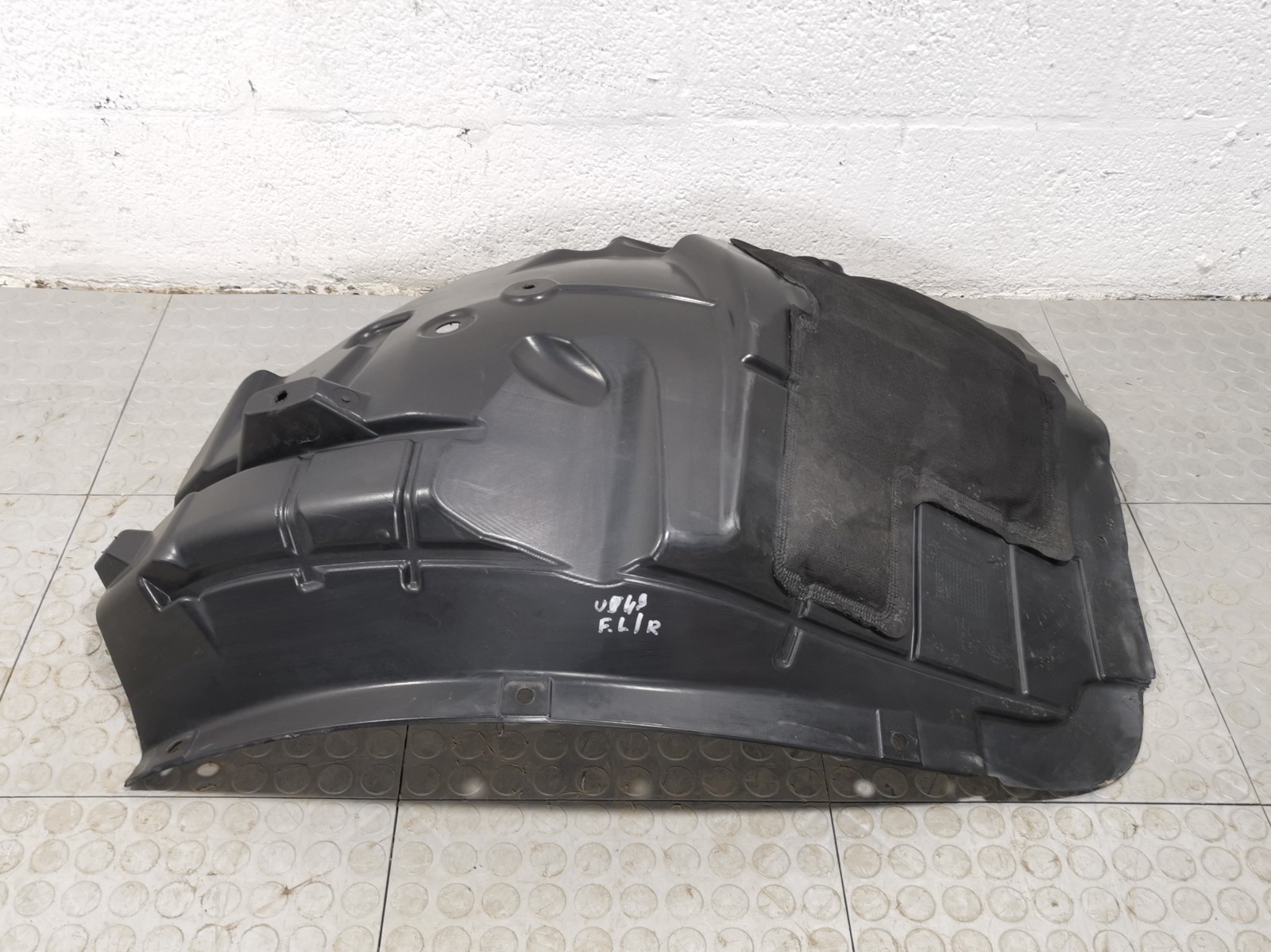 Maserati Levante 2018 Front Left Mud flap P/N 670032465