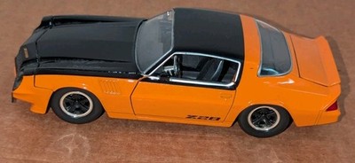 ともきち　ミニカー 1/18 ２台 Jada 1979 Chevy Camaro Z28 Orange Black Bigtime Muscle 1/24
