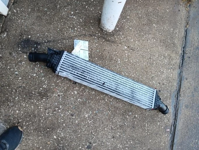 Intercooler usado se adapta a: Audi A5 2010 2,0 L turbo grado A Foto 3 de 4