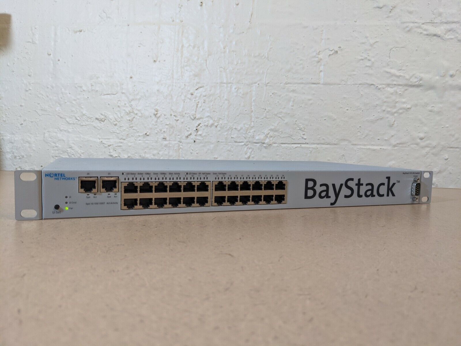 NORTEL NETWORKS BayStack 325-24G Network Switch 24x10/100B-T + Power Cord