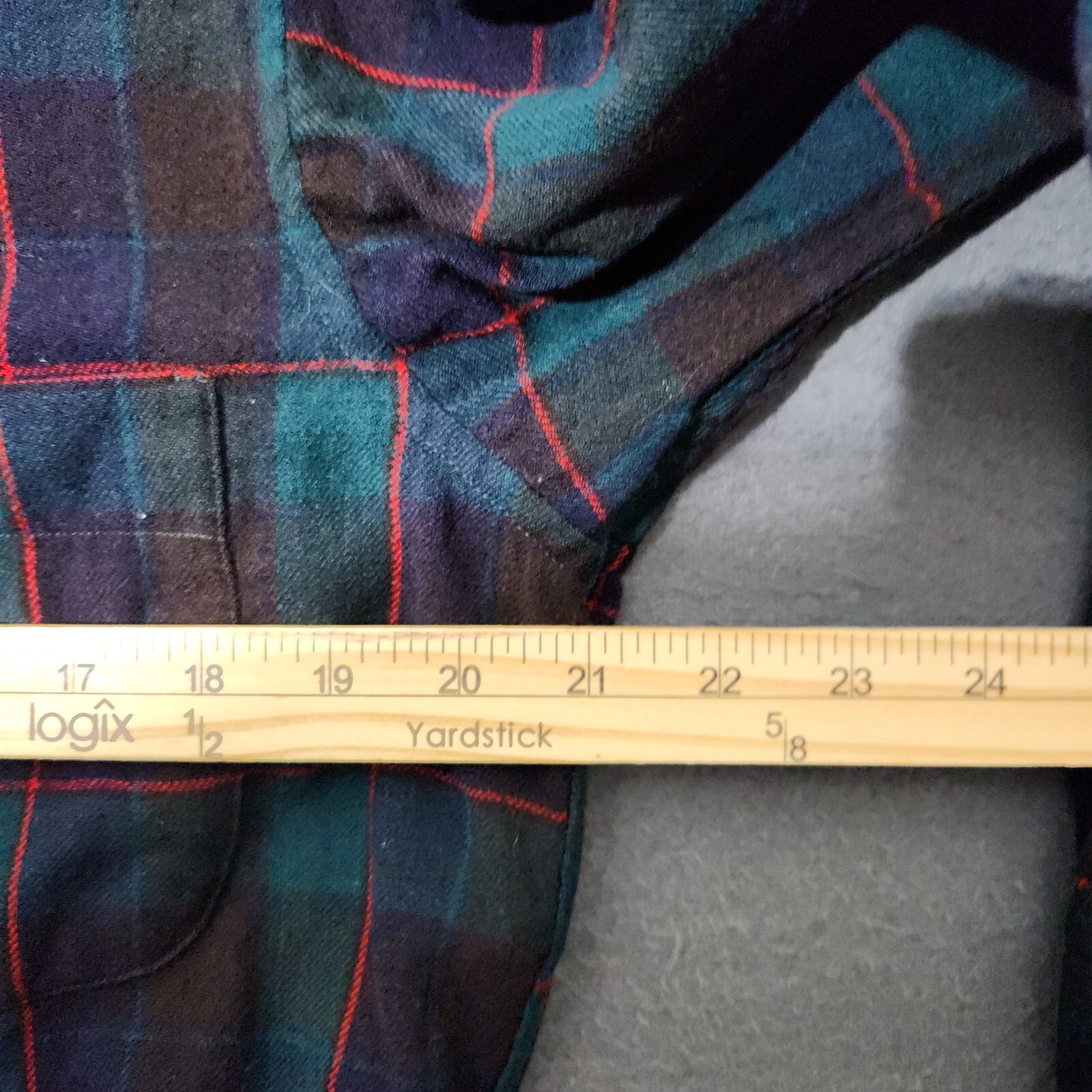 Vintage Pendelton Mens Button Shirt Size Medium Plaid Virgin Wool Loop Collar