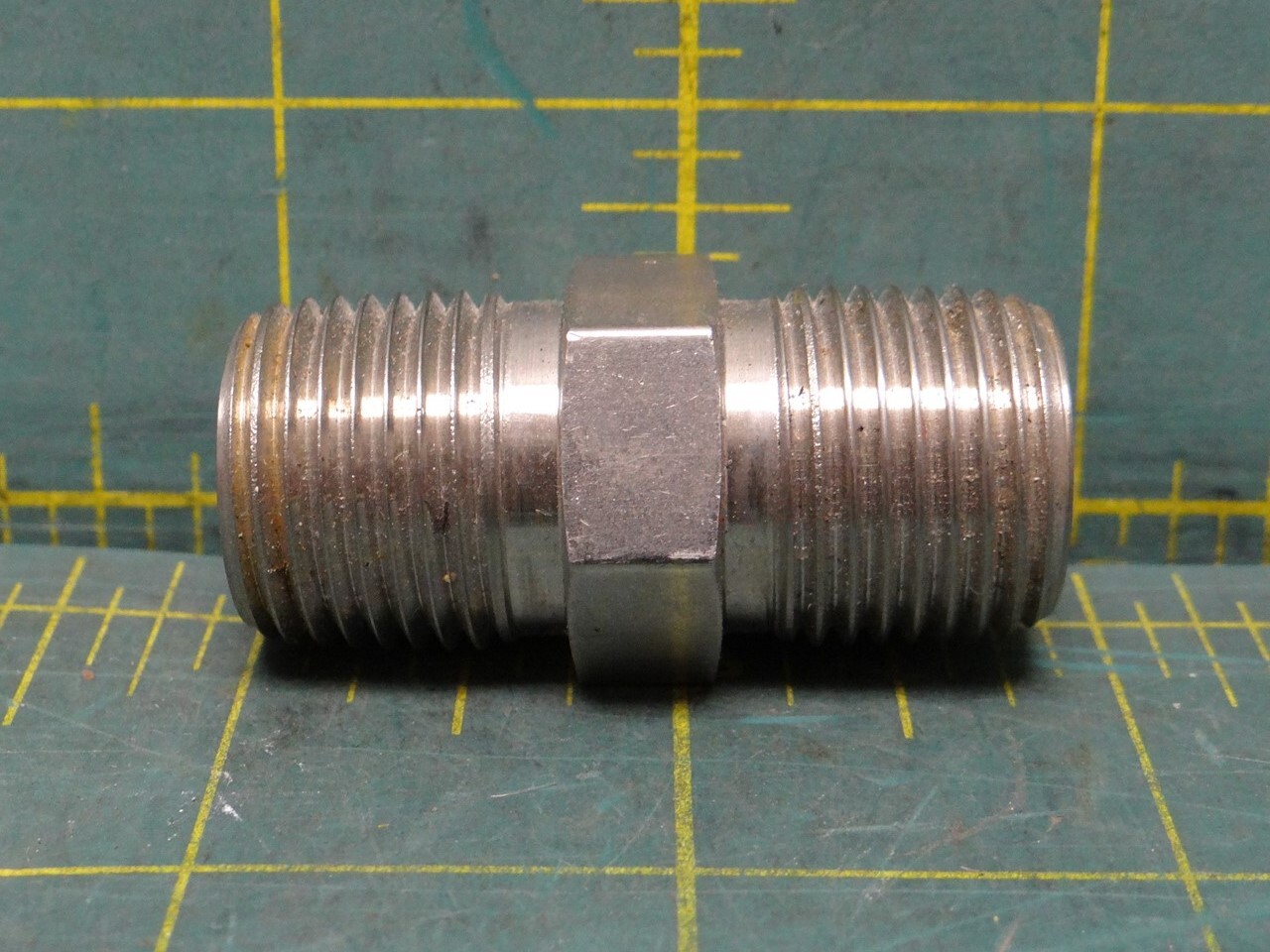 Swagelok SS Pipe Fitting, Hex Nipple, 1/2 in. Male NPT SS-8-HN