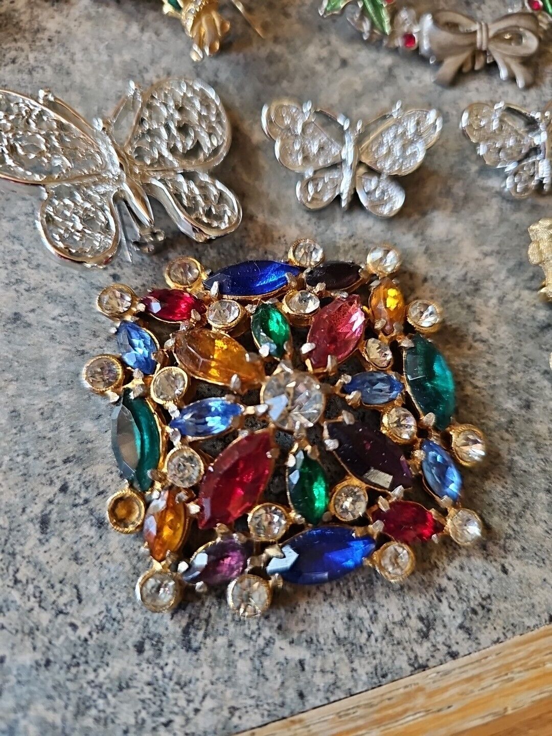 28 Vintage Costume Jewelry Necklaces,  Bracelet P… - image 10