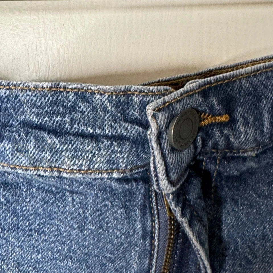 Habitual Skylar 高腰侧开衩生下摆泻湖中蓝色水洗牛仔裤短裤 29 — 第 2/4 张图片