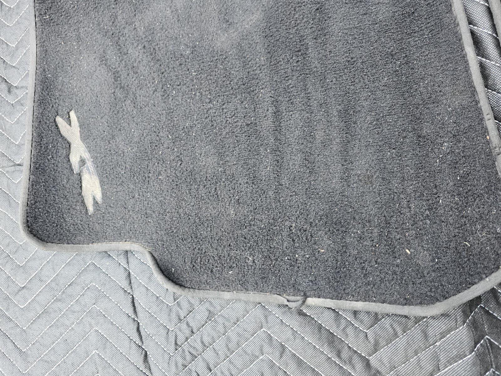 2X FORD FG MK1 XR6 FLOOR MATS RH + LH 20082011 XR8 FALCON sedan ute