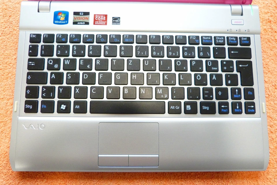 WIE NEU I Sony Vaio YB Rosa Netbook l 11 Zoll HD Netbook l Windows 10 l 500GB I - Bild 3 von 4