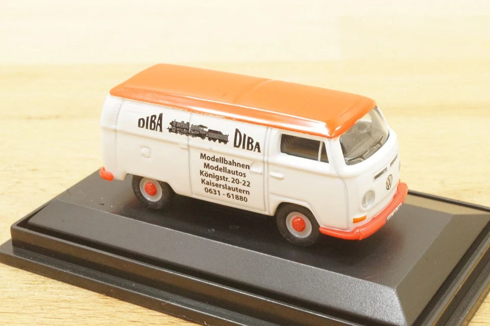 Ho 1:87 Schuco 45 256 6700 VW T2 " Diba " Rosso/Bianco Sondermodell Nuovo Ovp - Immagine 2 di 4