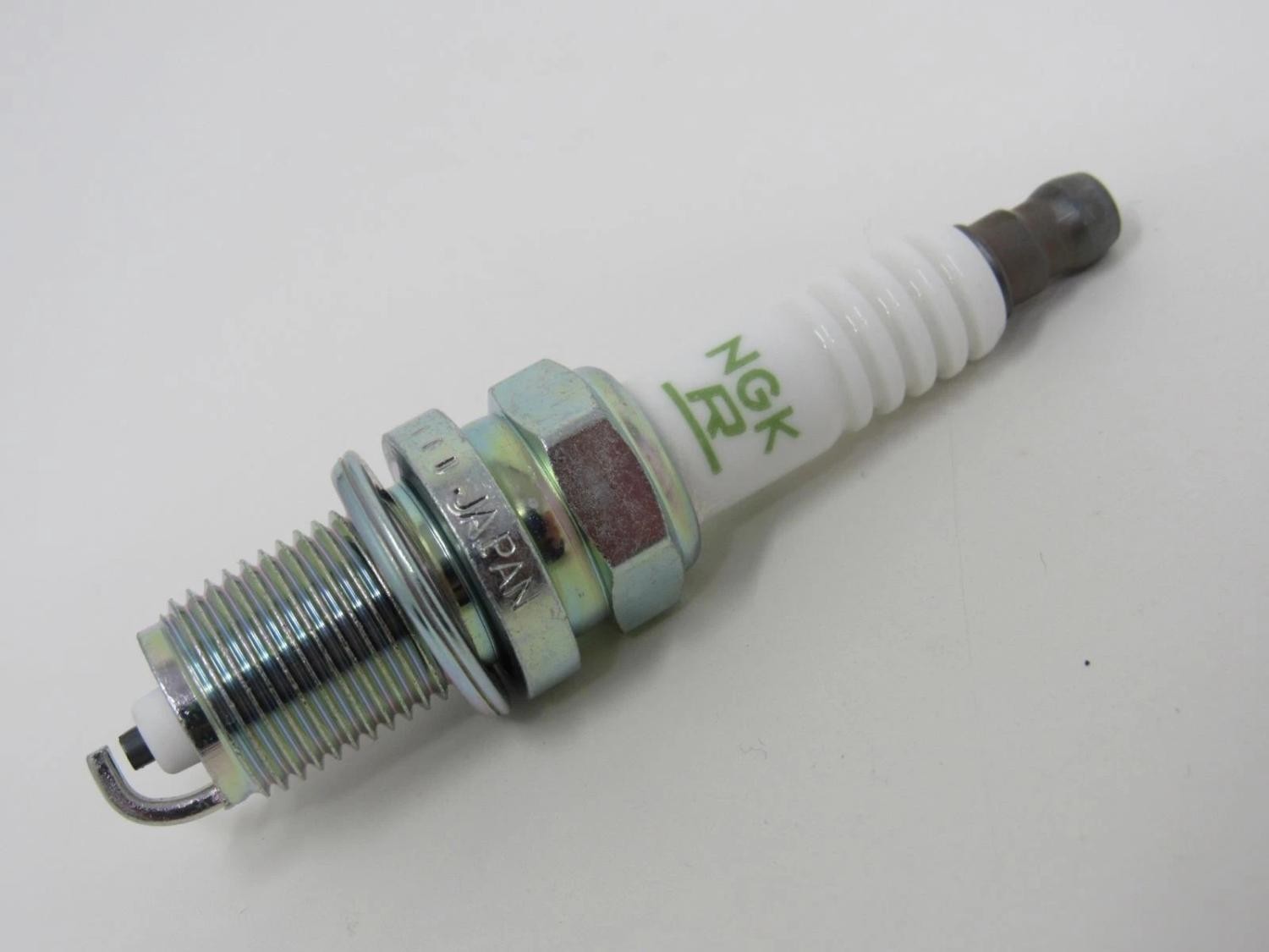 NGK 3696 Spark Plug for Mercedes-Benz Mitsubishi Toyota Nissan Lexus Alfa Romeo
