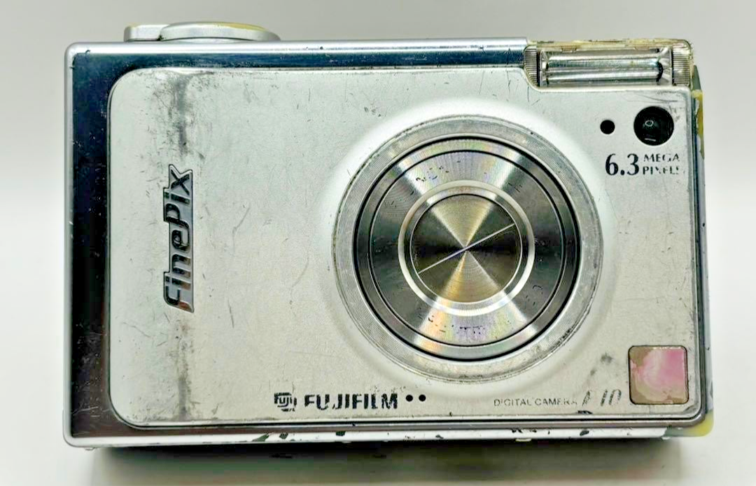 Fujifilm FinePix F Series F10 6.3MP Digital Camera - Silver for