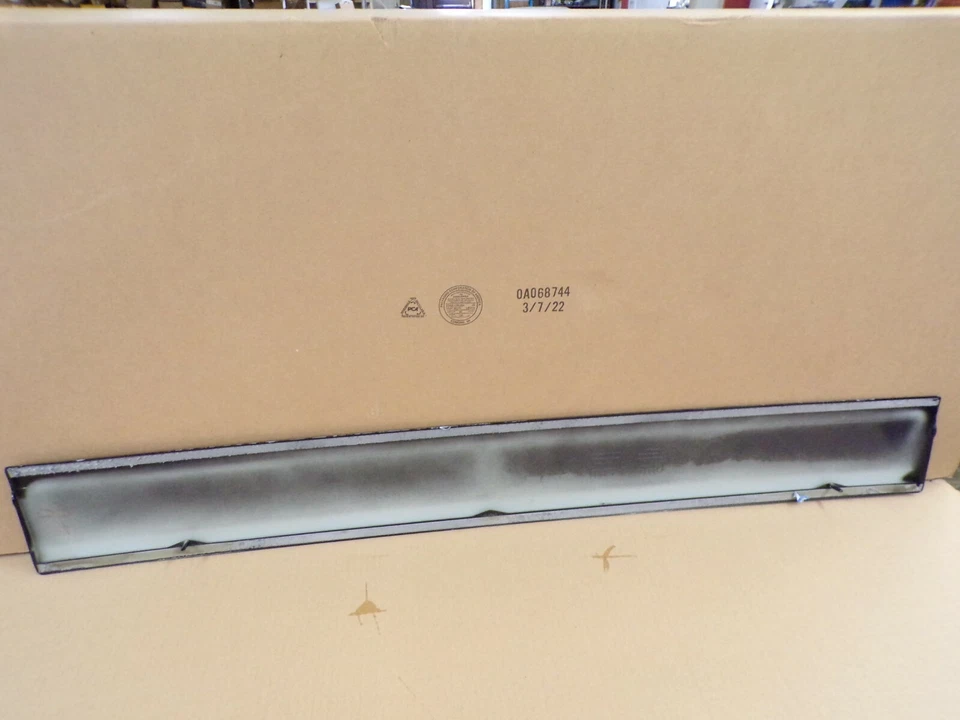 2001 ford explorer sport door moulding ( passenger upper ) 2001-2003 - Image 3 of 3