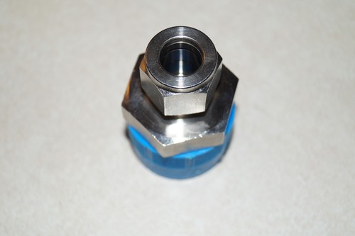 Superlok Male Connector 1/2 in. Tube OD x 1 in. Male NPT (SMC-8-16N-S316) - Picture 2 of 3