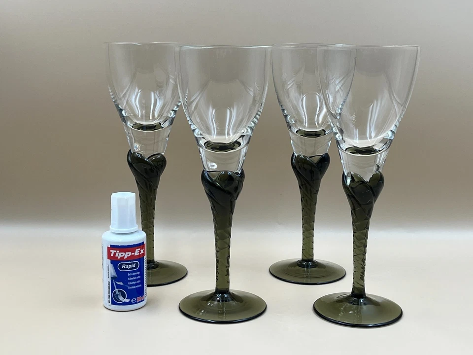 Four vintage Bohemian smoked twisted stem glasses,18 cm tall, [unused] - Image 2 of 4