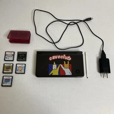 Nintendo DSi Console TESTED w/ Charger Stylus + 5 Games Rhythm Heaven Peach Mama