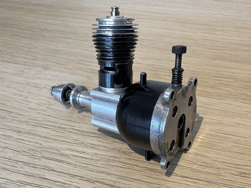 Vintage Cox Baby Bee 049 Engine - Picture 2 of 4