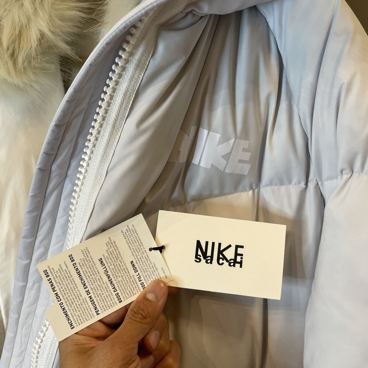 Nike Womens NRG x Sacai Parka Down Fill Faux Fur Sz-Lg Pure Nike Womens NRG x Sacai Parka Down Fill Faux Fur Sz-Lg Pure