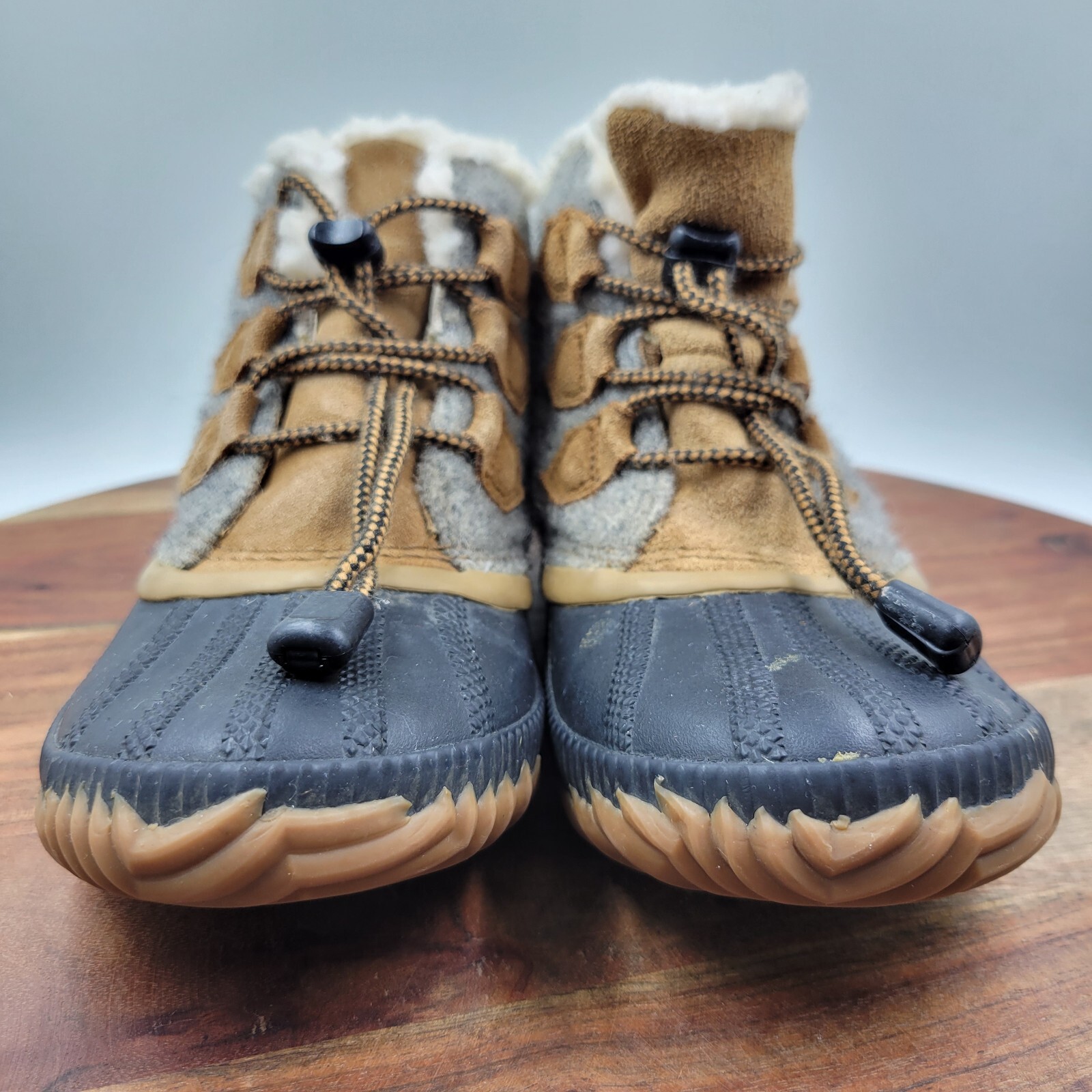 Sorel Out N About Plus Boot Youth Boys Girls 4 Tan Gray Leather Duck