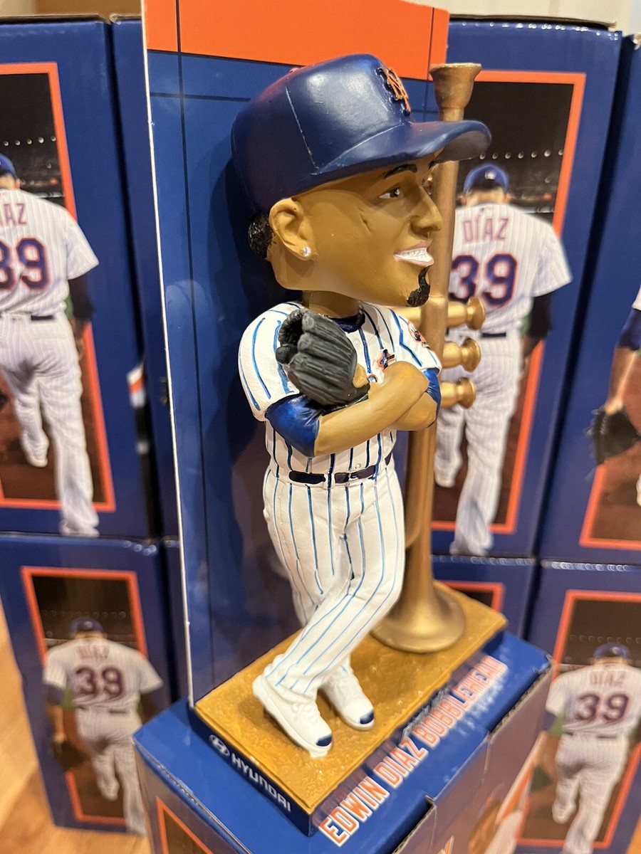 Edwin Díaz Bobblehead ニューヨーク・メッツ　フィギュア New York Mets Mark Vientos Edwin Diaz Bobblehead May 2025