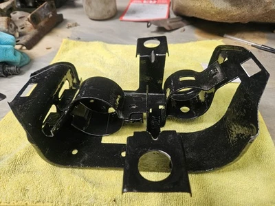 FORD SIERRA MK1 FRESHLY POWDERCOATED ACCUMULATOR/FUEL PUMP CRADLE - Image 1 of 4