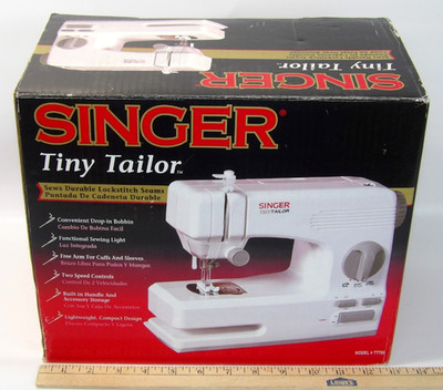 Singer Tiny Tailor TT700 Sewing / Mending Machine Portable Lightweight Crafting