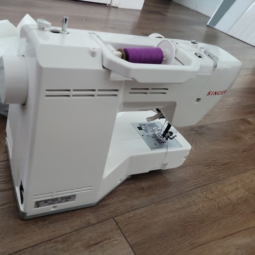 SINGER Stylist 7258 Computerized Sewing Machine, accessories shown, No Manual - Picture 8 of 9