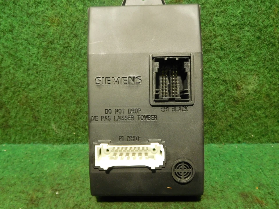 Centralina di bordo 8200296328B Dacia Logan (SD) 1.4i 55KW 75CV anno 2007 - Immagine 2 di 4