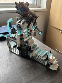 Lego chima Sir fangar&rsquo;s Ice Fortress ( 70147) Looks to be 99% complete