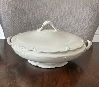 Theodore Haviland , Limoges France Round Covered Veg. Bowl Embossed Rim