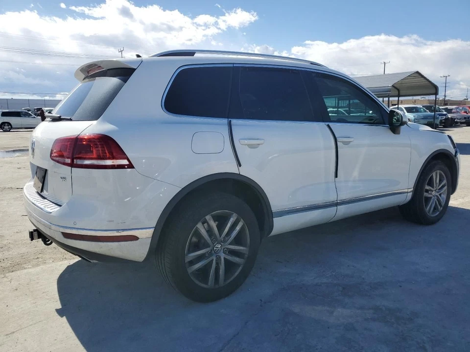 REAR SPOILER 7P6827934041 2015-2017 VOLKSWAGEN TOUAREG Foto 4 de 4