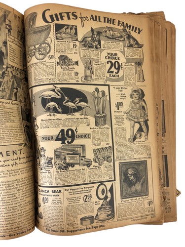 Antique 1933 Montgomery Ward Catalog Poor Condition but Some Beautiful Pages! - Picture 16 of 18