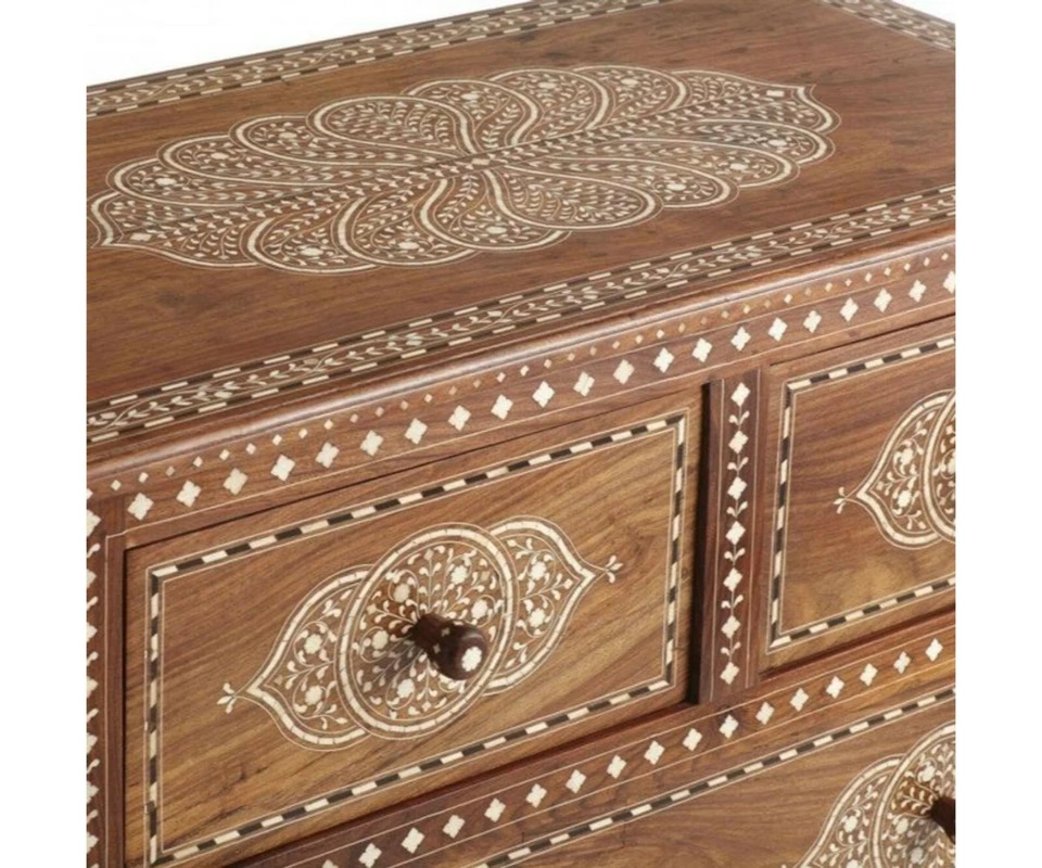 Mesa auxiliar Indian Teck madera con incrustación de hueso diseño floral marrón Foto 3 de 4