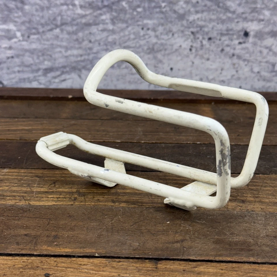 Jaula para botellas de agua GT All-Terra vintage blanca años 90 MTB ATB aleación Foto 4 de 4