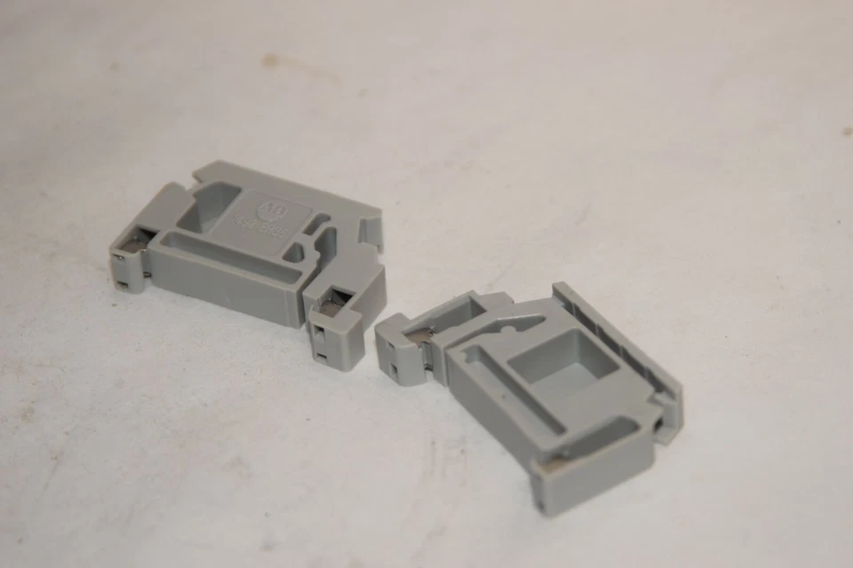 (NUEVO - Caja de 33) Retenedores de extremo ALLEN BRADLEY 1492-ER35 1492ER35 Serie A   Foto 2 de 2