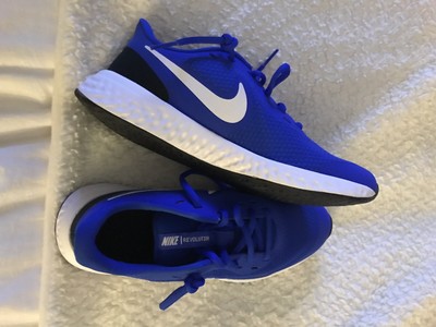 nike revolution 4w