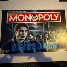 Hasbro Monopoly Riverdale Fast-Dealing Property Trading Board Game 15+ E8727