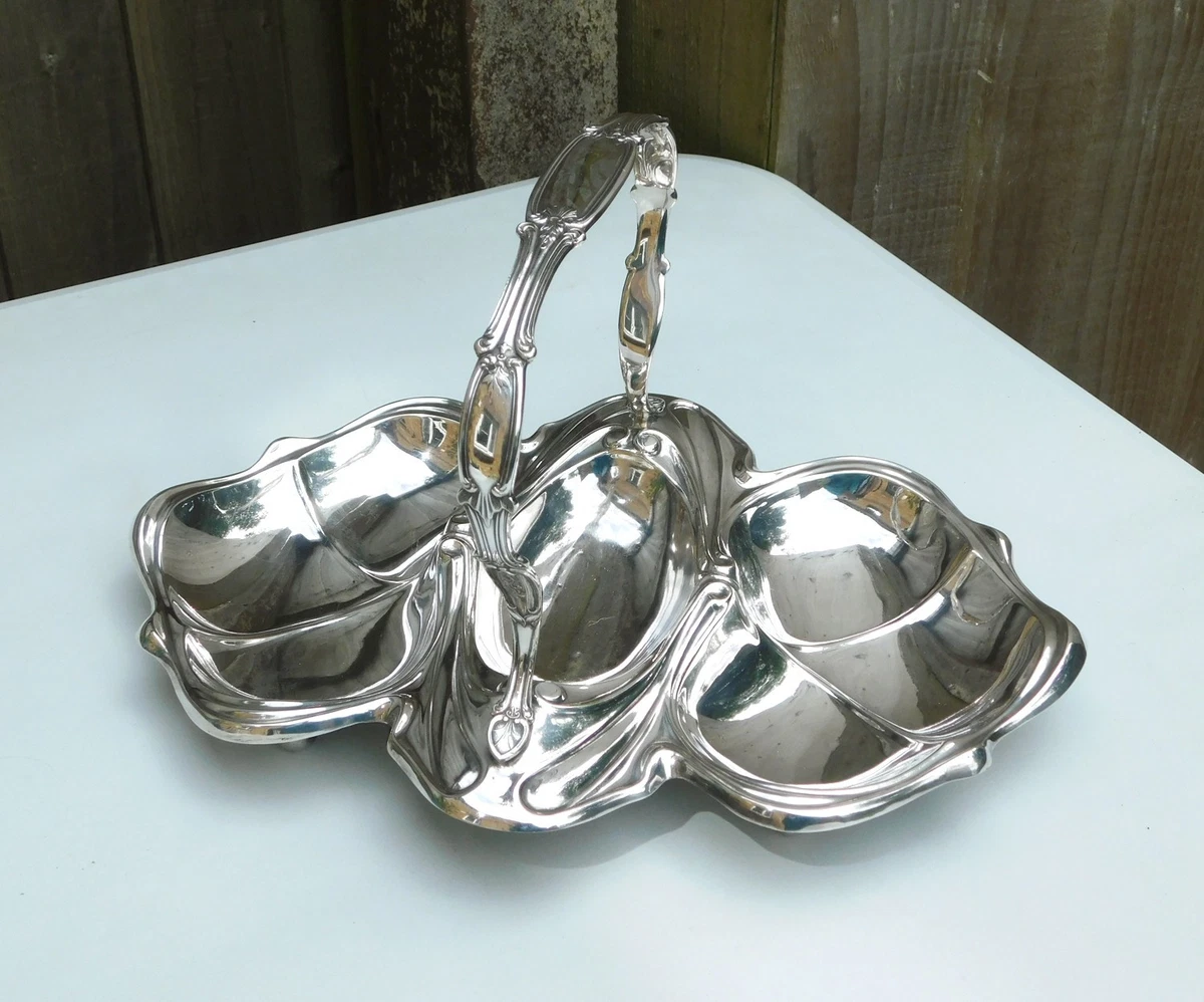 Walker & Hall Antique US Silver-Plated Platters & Trays for sale