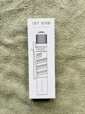 Lampe Torche Olight I3T EOS Mountain Sky – édition Limitée – Bleue – 180 Lumens