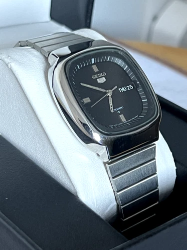 Seiko 5 7009 5110 Black Square TV Dial Day Date Automatic Vintage 1979 Watch