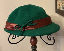 Vintage Merrimac Corp Children's Hat Kelly Green Wool USA Bow Bronze Ribbon Trim