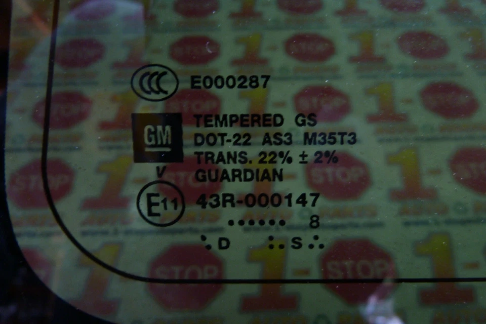 2009-2014 CHEVROLET TAHOE DRIVER/LADO ESQUERDO QUARTO JANELA VIDRO FABRICANTE DE EQUIPAMENTO ORIGINAL - Imagem 2 de 3