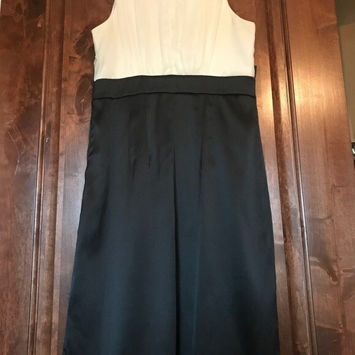 Black and cream cocktail dress with accent bow, Size 10, by Sangria - Picture 3 of 4