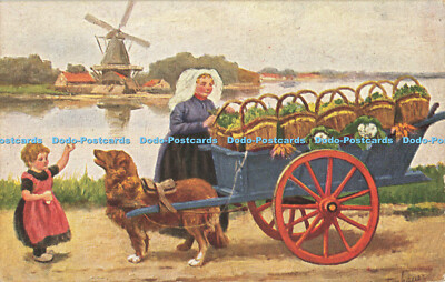 R560826 River Windmills Hund mit Kinderwagen neben einer Frau und einem kleinen Mädchen W