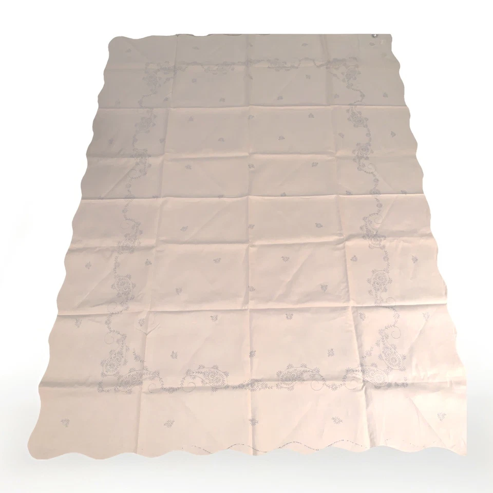 Vtg Stamped Tablecloth to Embroider 100% Belgian Linen 647a Scalloped 50 x 68 - Image 2 of 4