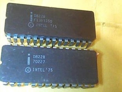 D8228 DIP System Controller and Bus Driver for 8080A USA ship *pz