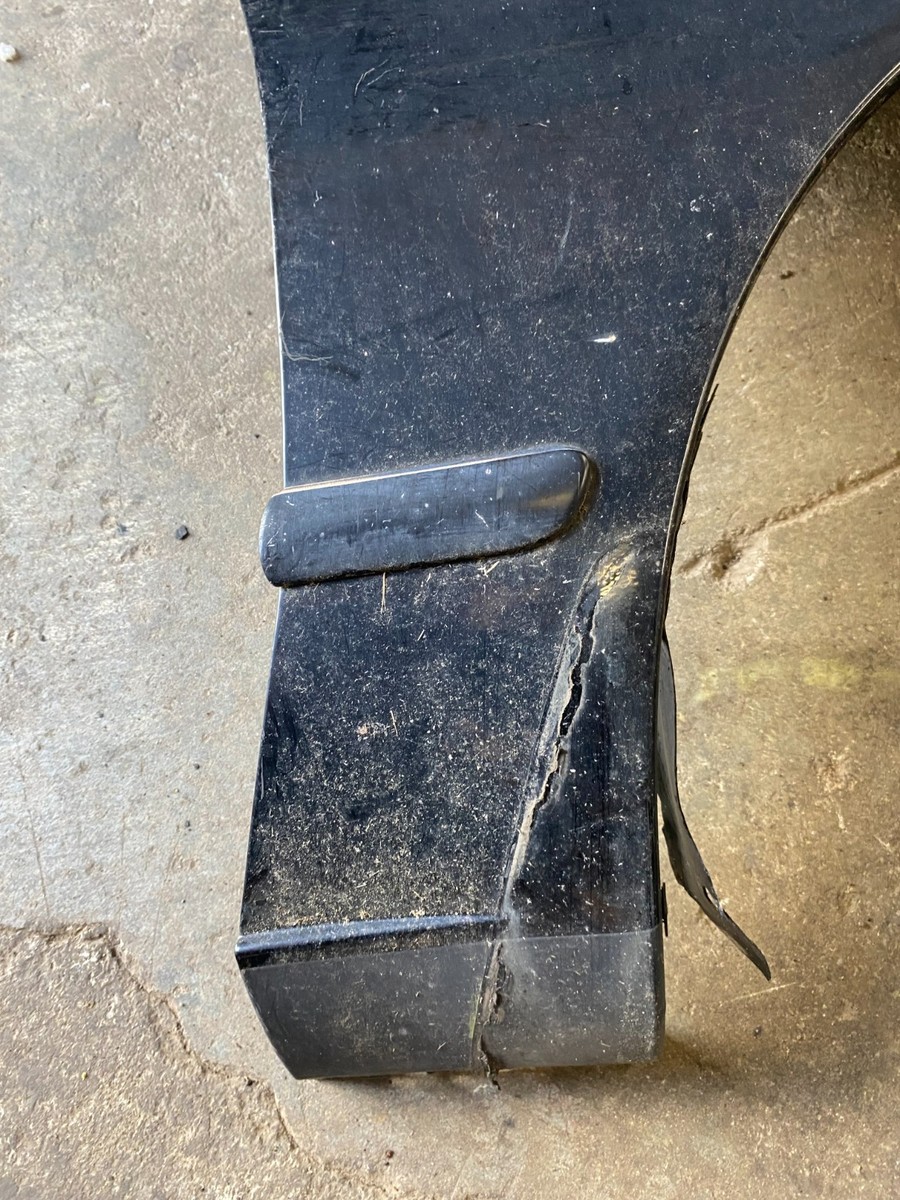 90 91 92 93 1992 TOYOTA CELICA GT RIGHT PASSENGER FENDER BLACK