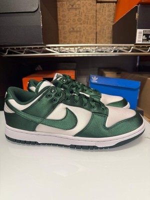 Nike Women's Dunk Low ESS Shoes White Team Green DX5931-100
