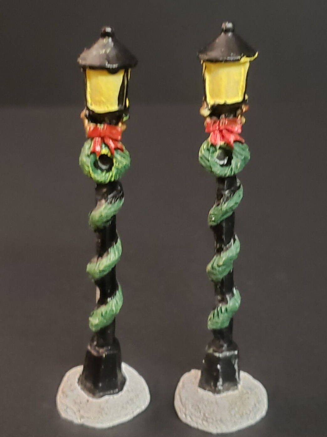 Holiday Time Santas Workbench Christmas Village Street Lights Lamps