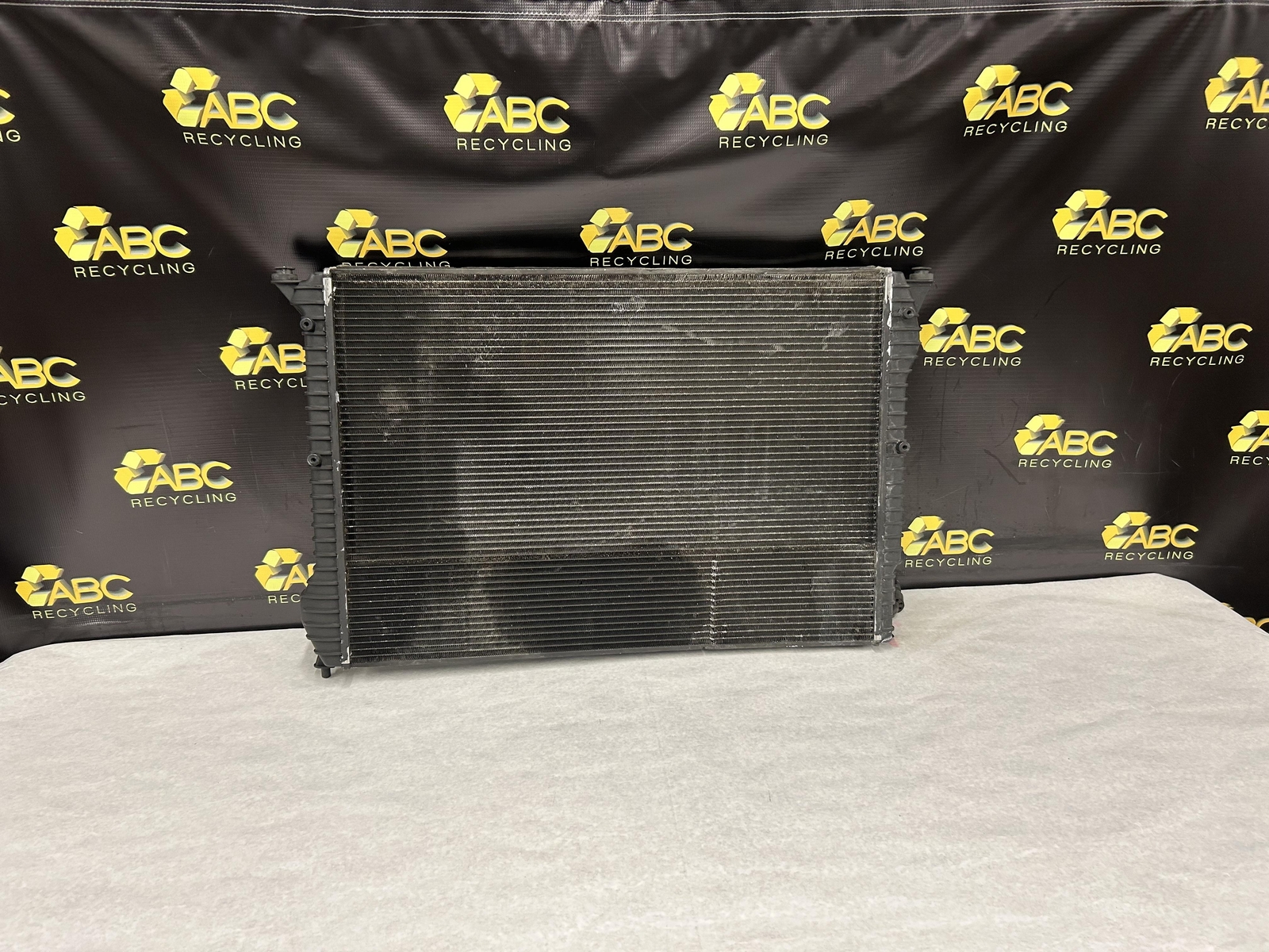 2007 Bentley Flying Spur Radiator Assembly BENTLEY 07 OEM