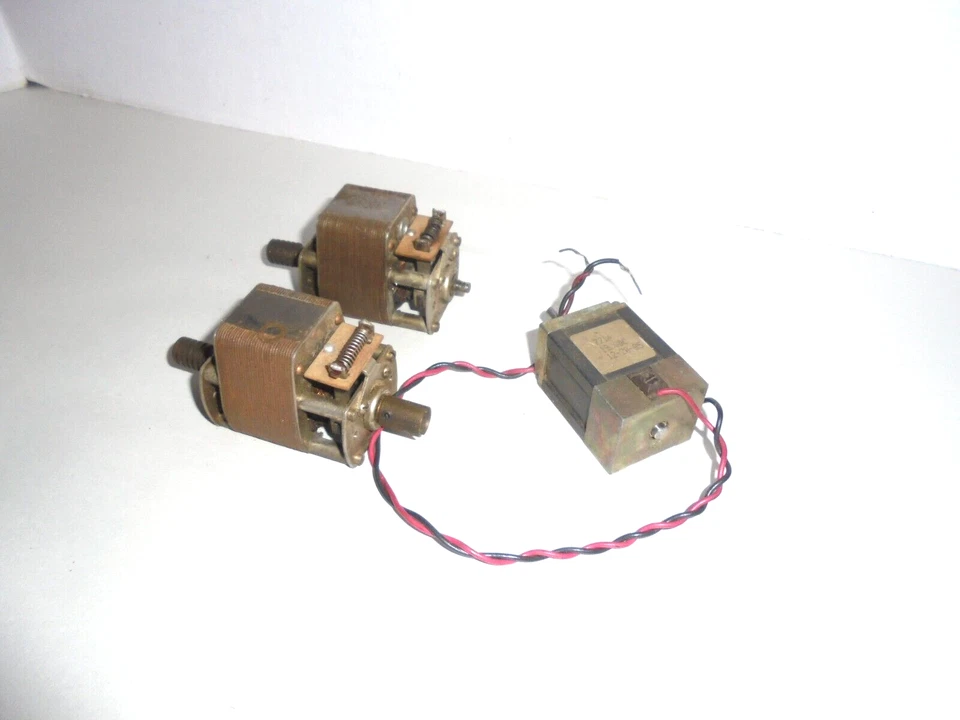 STANDARD OR O GAUGES TRAINS THREE ENGINE MOTORS - Image 2 of 3