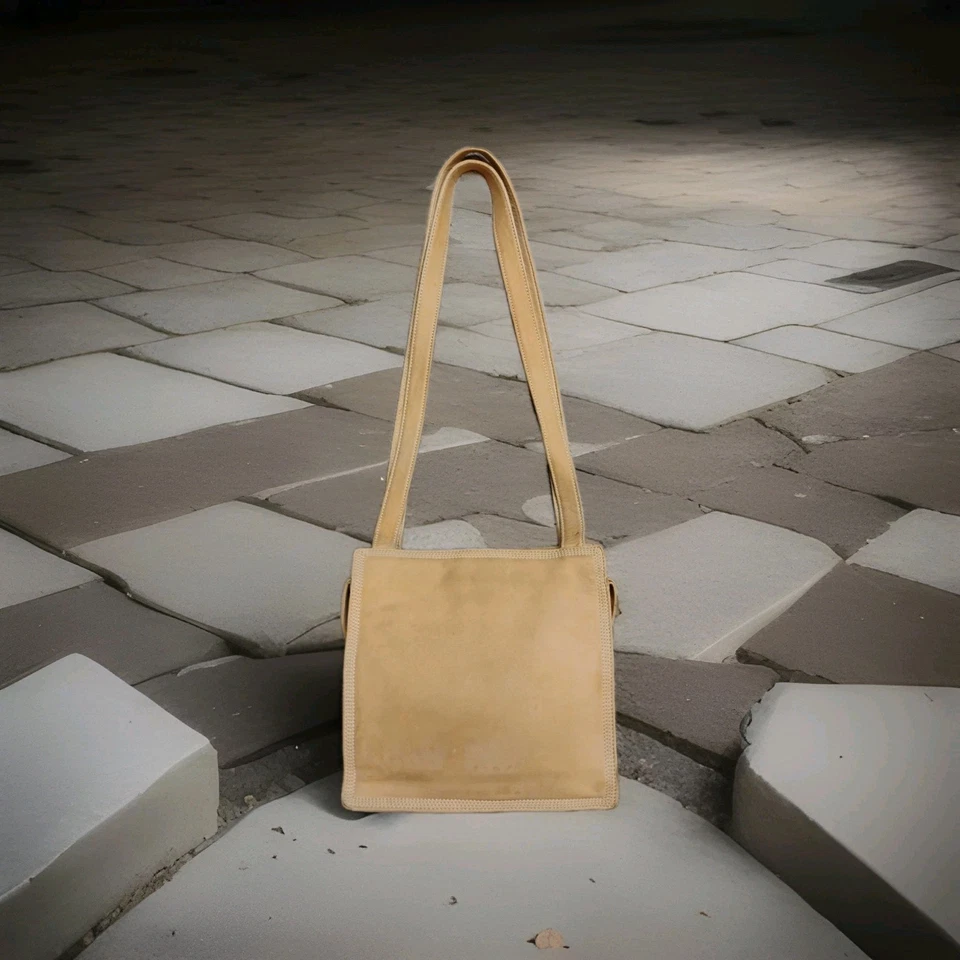 Bolso de Hombro RARO De Colección Loewe Gamuza Tostada Cuero de becerro Logotipo en Relieve Anagrama Cremallera Foto 2 de 4